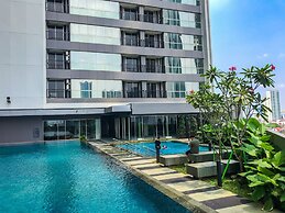 Cozy and Minimalist Studio Room at Ciputra World 2 Apartment