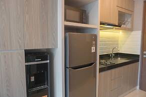 Cozy and Minimalist Studio Room at Ciputra World 2 Apartment