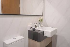 Cozy and Minimalist Studio Room at Ciputra World 2 Apartment