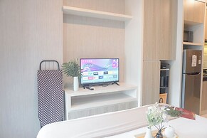 Cozy and Minimalist Studio Room at Ciputra World 2 Apartment