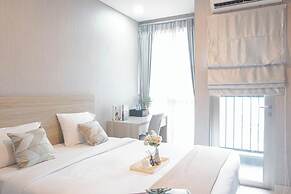 Cozy and Minimalist Studio Room at Ciputra World 2 Apartment
