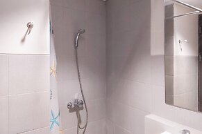 Cozy Studio Apartment at Bintaro Icon