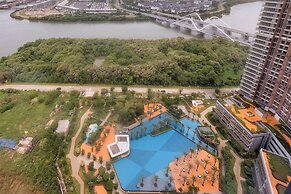 Best Location 1BR Apartment at Gold Coast PIK