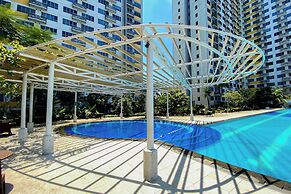 Comfy and Restful Studio at Springlake Summarecon Bekasi Apartment