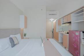 Comfy and Restful Studio at Springlake Summarecon Bekasi Apartment
