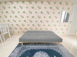 Compact and Nice Combined Unit 1BR Apartment at Warhol (W/R) Residence