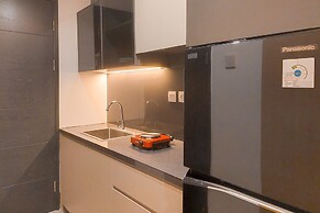 Cozy and New Studio at Collins Boulevard Apartment