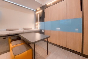 Cozy and New Studio at Collins Boulevard Apartment