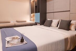 Cozy and New Studio at Collins Boulevard Apartment