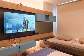 Cozy and New Studio at Collins Boulevard Apartment