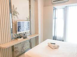 Modern and Comfortable Studio at Benson Supermall Mansion Apartment