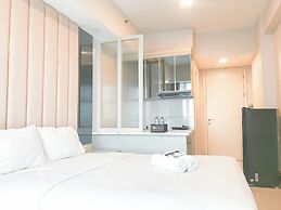 Modern and Comfortable Studio at Benson Supermall Mansion Apartment
