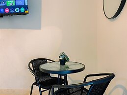 Best View and Comfy Studio at Gold Coast Apartment