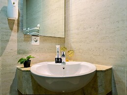 Great Location and Tranquil 1BR at Gold Coast PIK Apartment