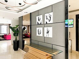 Cozy Studio at Monroe Tower Apartment