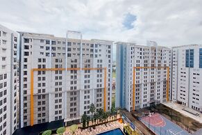 Spacious and Homey Studio Room Paramount Skyline Apartment