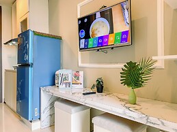 Cozy and Enjoy Living Studio at Vasaka Solterra Apartment