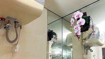 Cozy and Minimalist Studio Apartment Mangga Dua