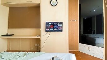 Cozy and Minimalist Studio Apartment Mangga Dua