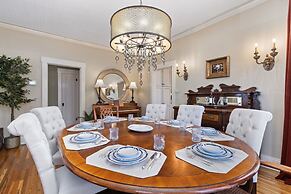 City Park Charm - Vintage Home w/ Modern Comforts