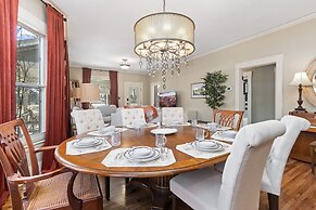 City Park Charm - Vintage Home w/ Modern Comforts