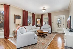 City Park Charm - Vintage Home w/ Modern Comforts