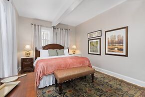 City Park Charm - Vintage Home w/ Modern Comforts