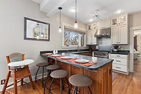 City Park Charm - Vintage Home w/ Modern Comforts