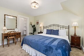 City Park Charm - Vintage Home w/ Modern Comforts
