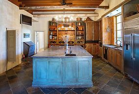 Charming Hill Country Getaway in Texas