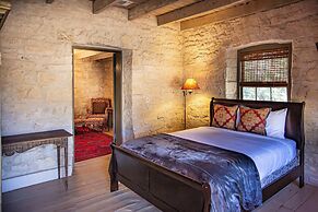 Charming Hill Country Getaway in Texas