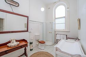 American Hotel Creswick