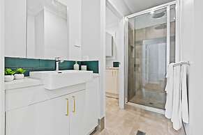 Comfortable 3-Bedroom Home Near City