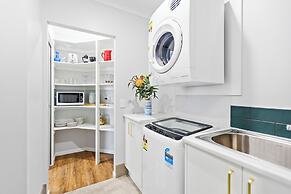 Comfortable 3-Bedroom Home Near City