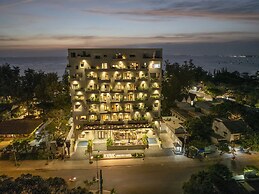 Iconic Long Hai Hotel