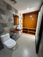 Bluewaves Hostel & Villa Panagsama by Hiverooms