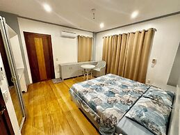 Bluewaves Hostel & Villa Panagsama by Hiverooms