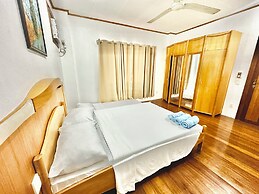 Bluewaves Hostel & Villa Panagsama by Hiverooms