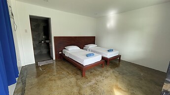 Bluewaves Hostel & Villa Panagsama by Hiverooms