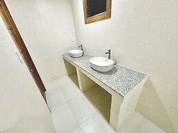 Bluewaves Hostel & Villa Panagsama by Hiverooms
