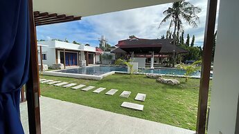 Bluewaves Hostel & Villa Panagsama by Hiverooms