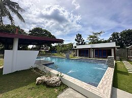 Bluewaves Hostel & Villa Panagsama by Hiverooms