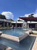 Bluewaves Hostel & Villa Panagsama by Hiverooms