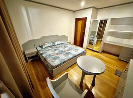 Bluewaves Hostel & Villa Panagsama by Hiverooms