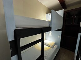 Bluewaves Hostel & Villa Panagsama by Hiverooms