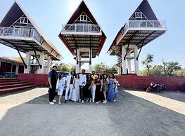 Manshas High-5 Resort