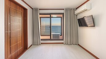 Goseong Beach Jin Spa Pension