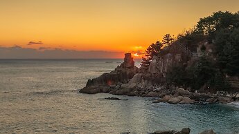 Goseong Beach Jin Spa Pension