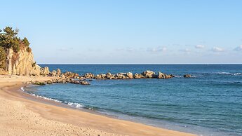 Goseong Beach Jin Spa Pension