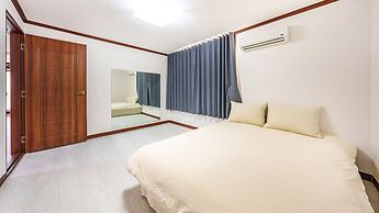 Goseong Beach Jin Spa Pension